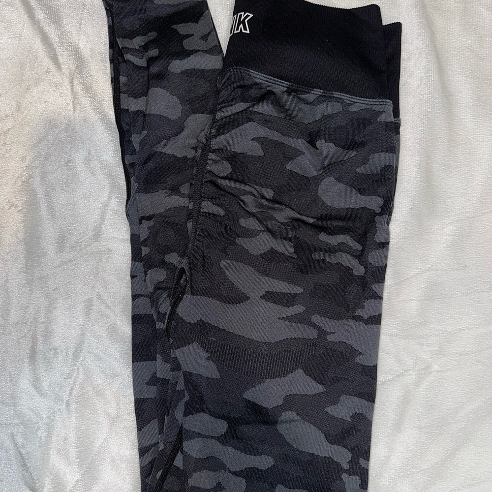 PINK Camo Leggings - Black